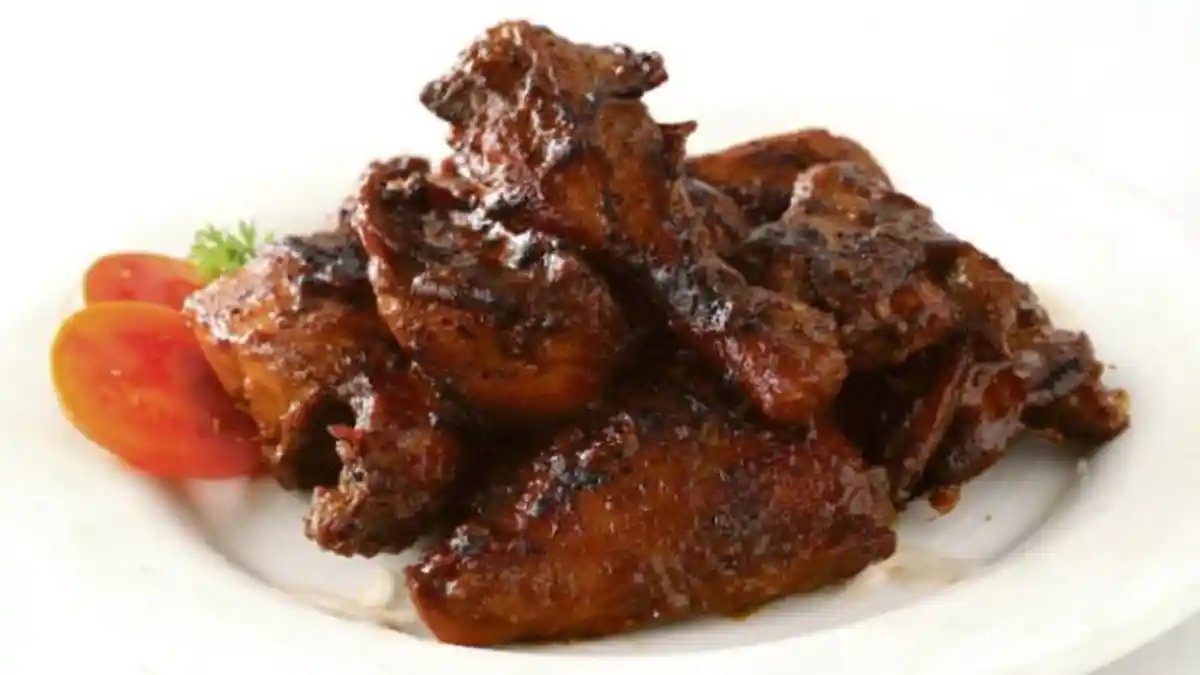 Ayam Bakar Kukuruyuk: Rempah Penyatu Jiwa di Jantung Cilacap